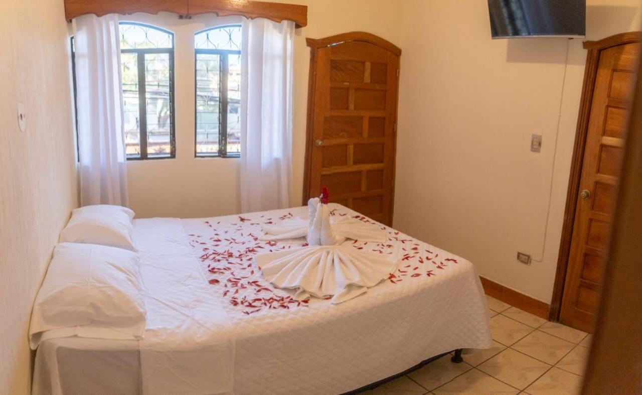 Hotel Los Manantiales Panajachel Εξωτερικό φωτογραφία